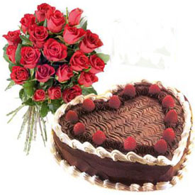 send Valentine Heart Shape Cake and Roses to solapur